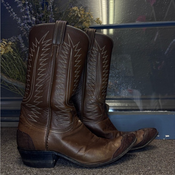 Elegant Brown Leather Heeled Boots - Picture 1 of 4